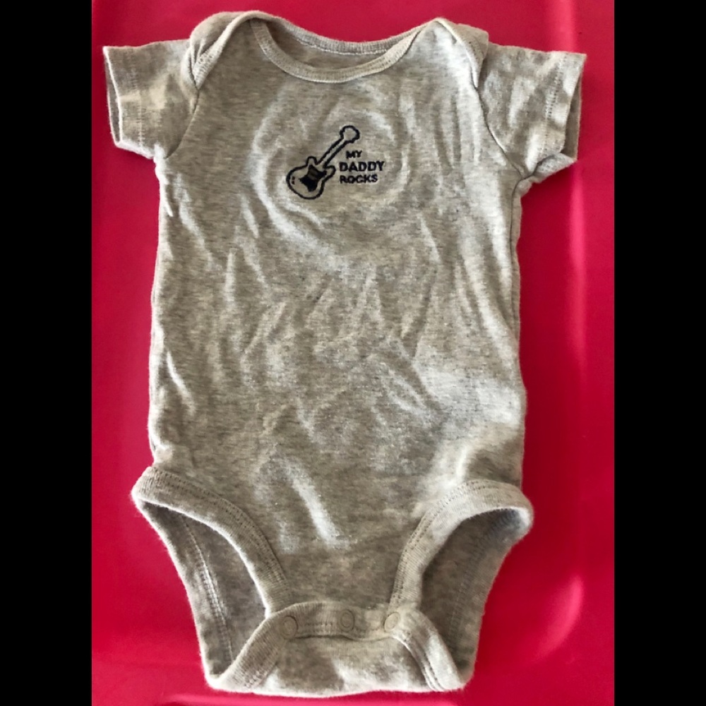 MY DADDY ROCKS Unisex Gray ONESIE 3 months